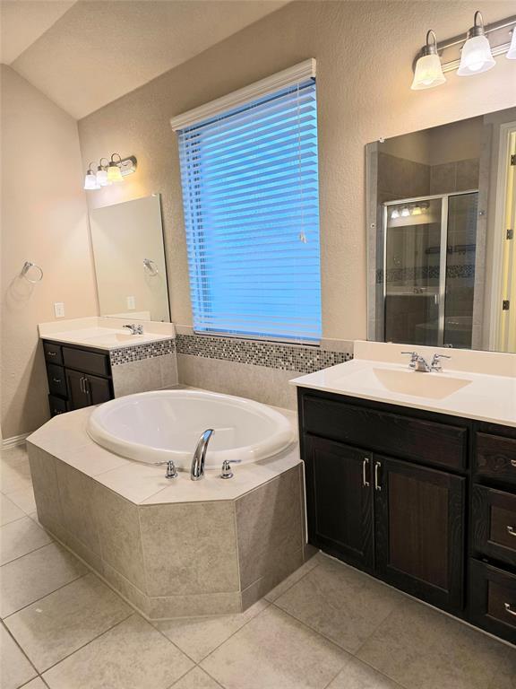 Building Photo - 129 Belford St