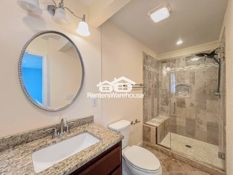 Building Photo - 3305 Camellia Dr