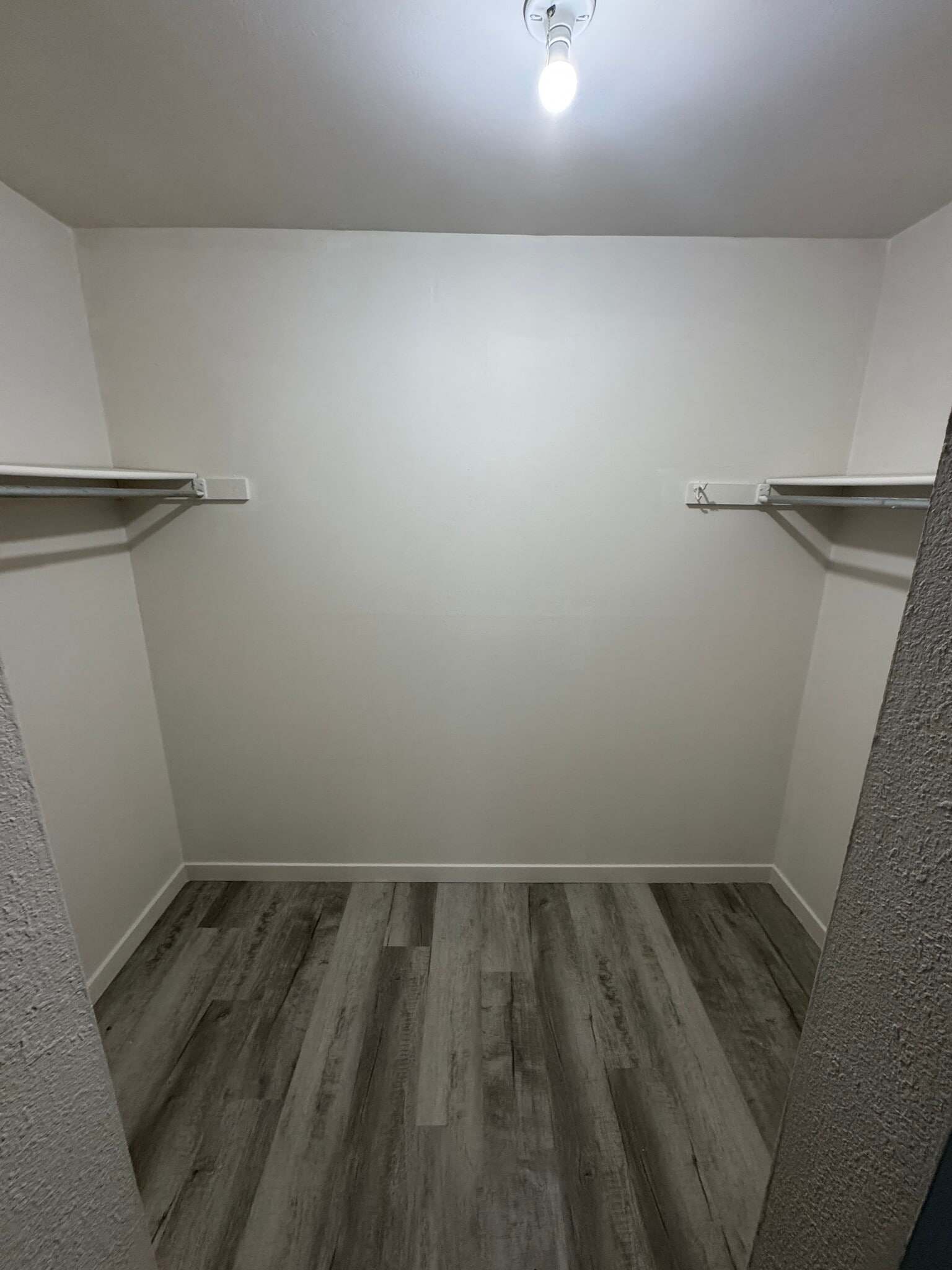Large walk in closet - 3303 Myers Ct