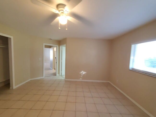 Building Photo - 1436 SE 33rd Terrace