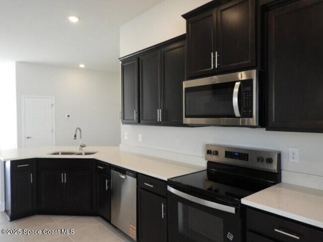 Building Photo - 1126 Kylar Dr NW