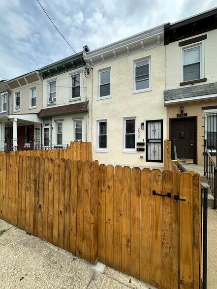 Building Photo - 2539 N Marshall St