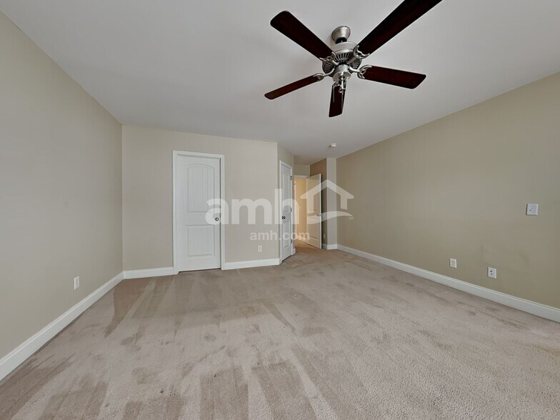 Building Photo - 306 Crabapple Cir