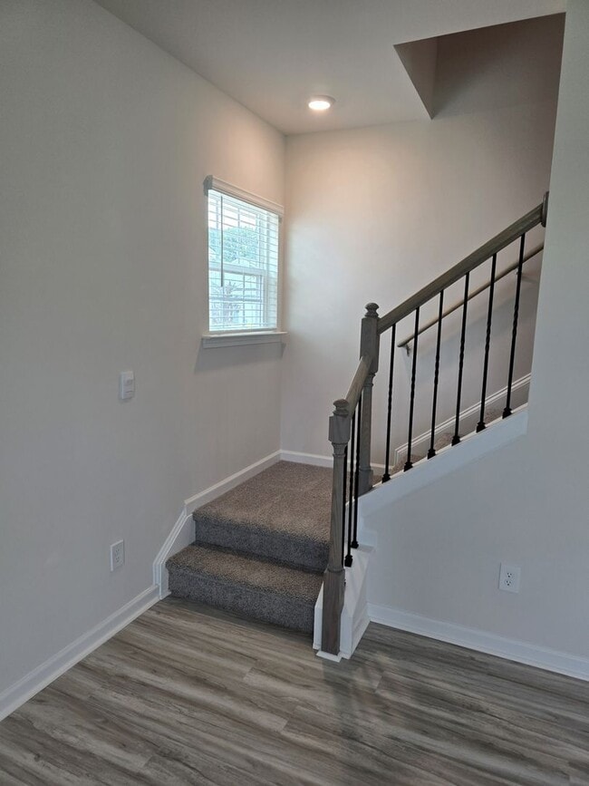 Building Photo - Elegant Home Located in Secrest Commons in...