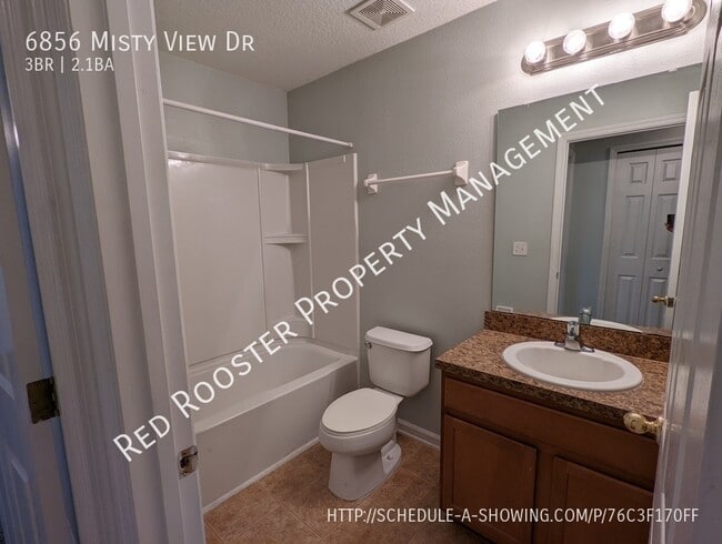 Building Photo - 3 bedroom townhouse, Lakeside community, P...