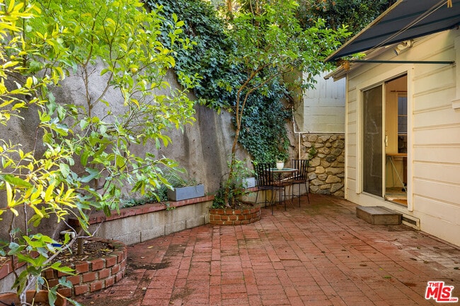 Building Photo - 2146 Stanley Hills Dr