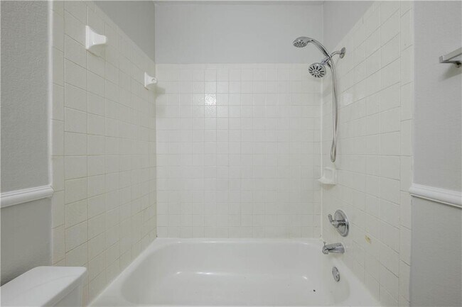 Building Photo - 2905 Rainy River Dr