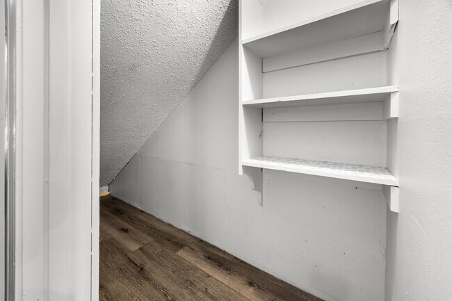 Building Photo - 205 Marquette St