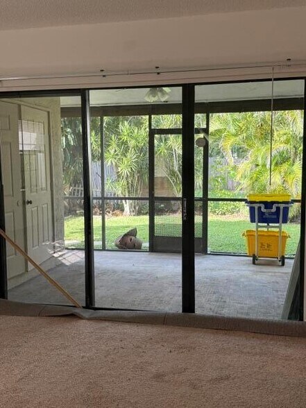 Building Photo - 1552 Montauk Dr