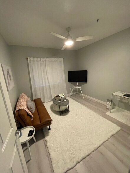 Building Photo - 11375 E Sahuaro Dr