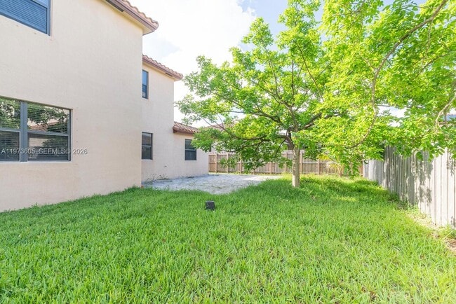 Building Photo - 516 SE 35 Ave