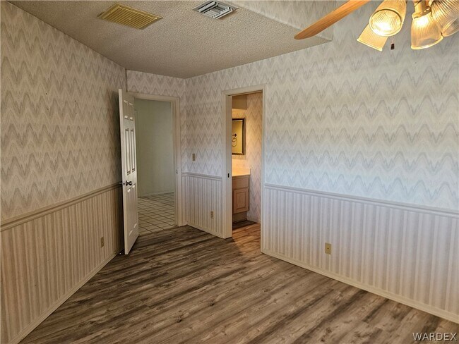 Building Photo - 2022 Merrill Ln