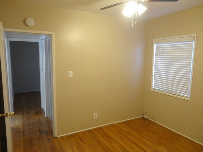 Building Photo - Two Bedroom One Bath Cottage with Hardwood Floors and Patio! Move in Special $1000 off 1st Month'...