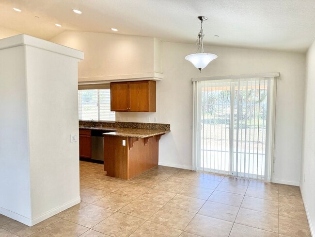Building Photo - Huge 3 bed 2 bath Home In Storey Park Neig...
