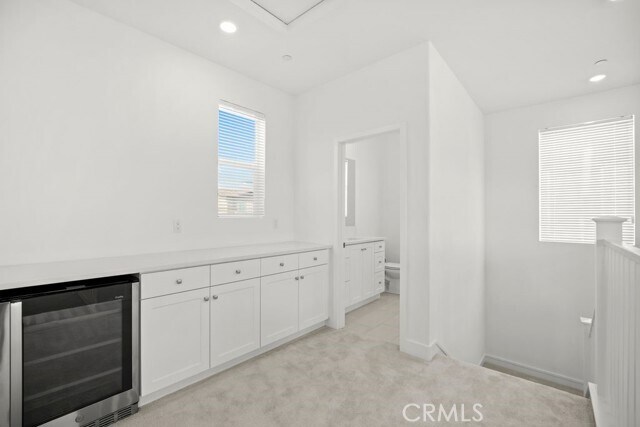 Building Photo - 430 Lobata