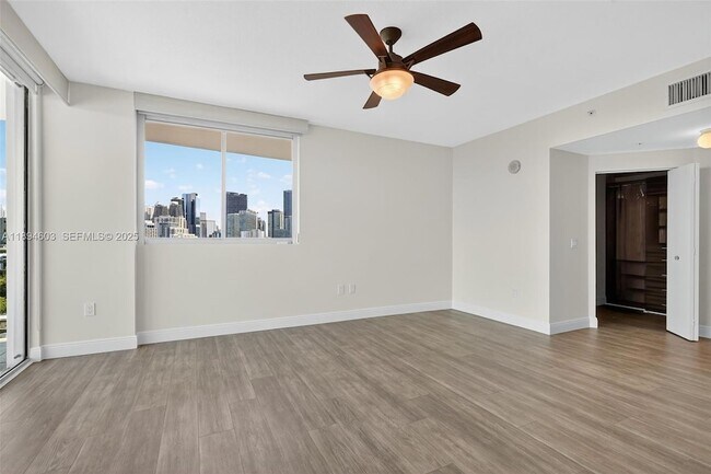 Building Photo - 2021 SW 3rd Ave