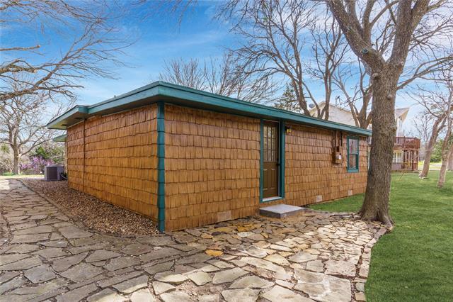 Building Photo - 321 Crescent Dr