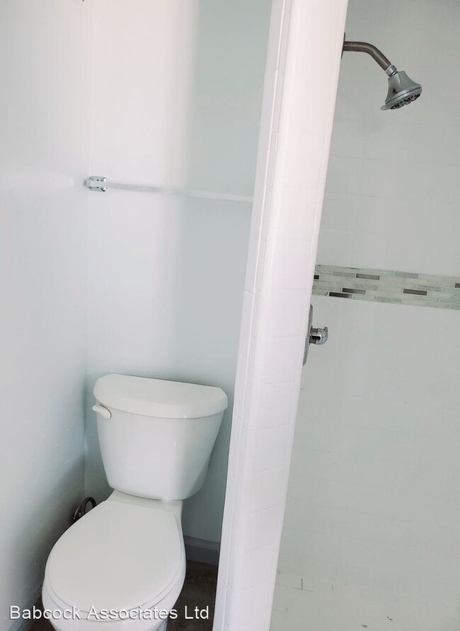 Building Photo - 5465 2nd St