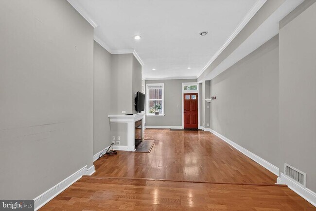 Building Photo - 1537 5th St NW