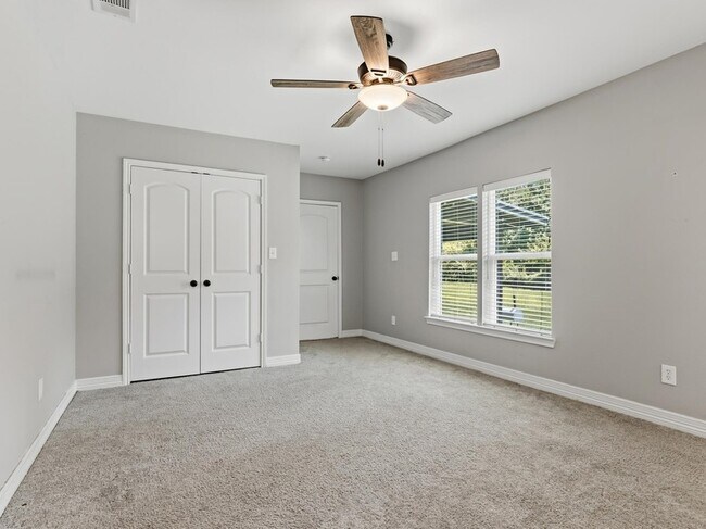 Building Photo - 165 Morris Dr