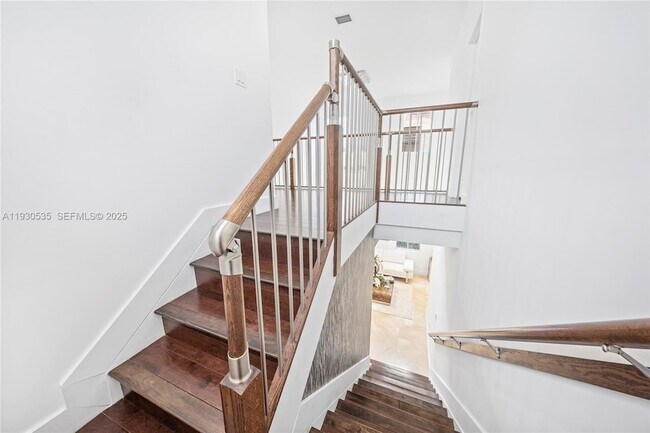 Building Photo - 6933 NW 104th Ct