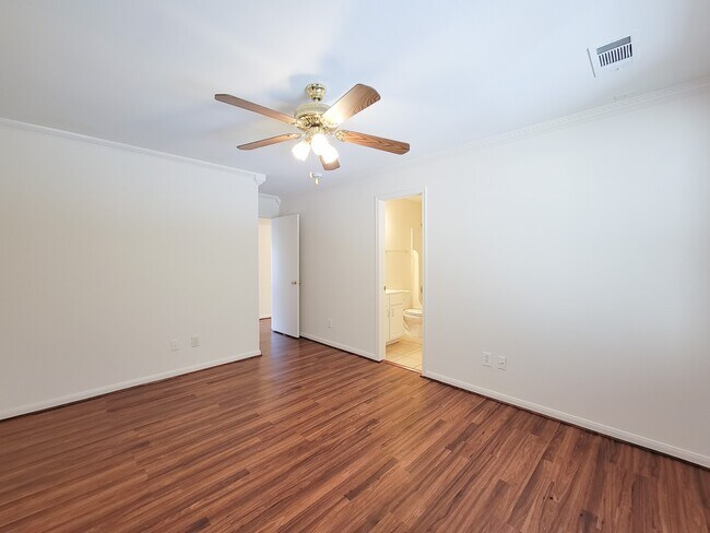 Building Photo - 11810 Rolling Stream Dr