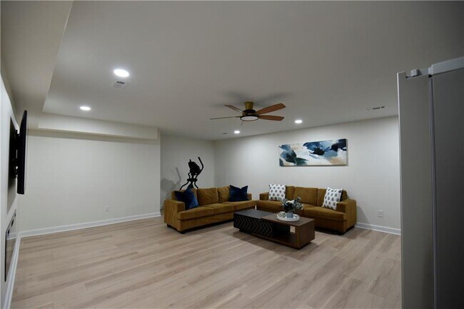 Building Photo - 1805 Kingsbridge Ct