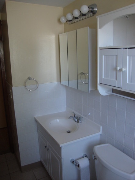 Bathroom - 704 Charlotte Ave
