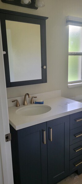 Guest bath - 9160 Aster Rd