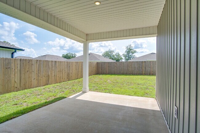 Building Photo - 3BR/2BA Home Near Navy Federal Featuring Quartz Counters, 2-Car Garage & Internet Included