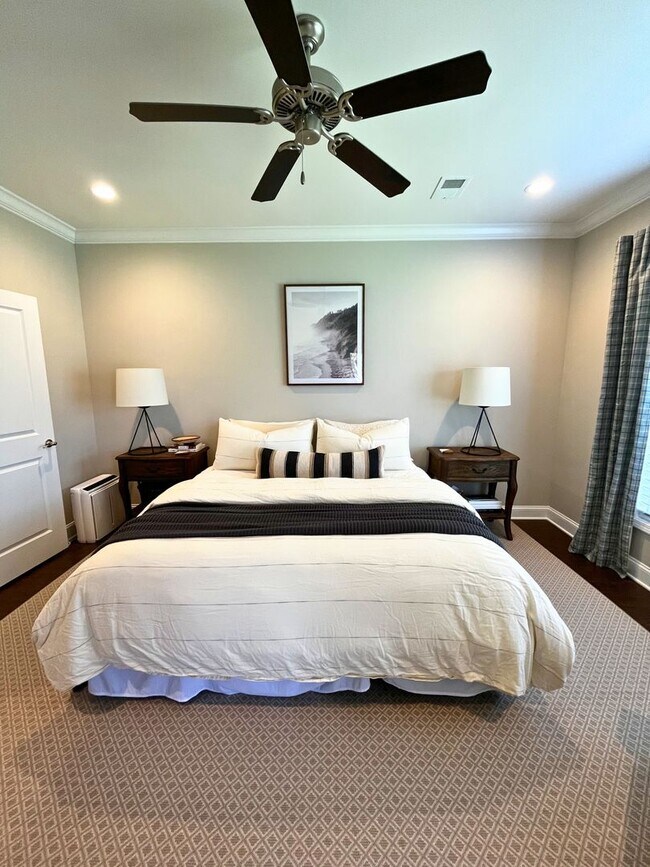 Building Photo - 3/2 with amazing community amenities!
