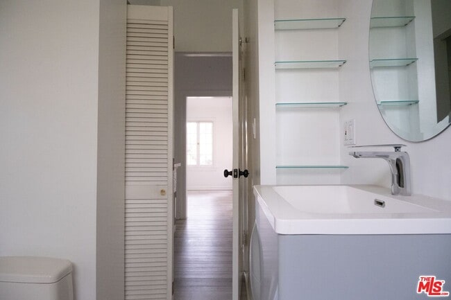 Building Photo - 5112 Edgewood Pl