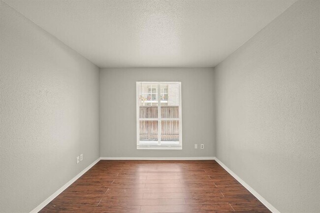Building Photo - 2110 Wilcrest Dr