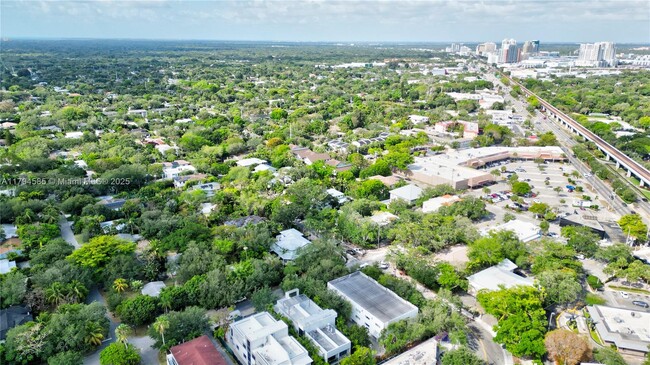 Building Photo - 7541 SW 61st Ave