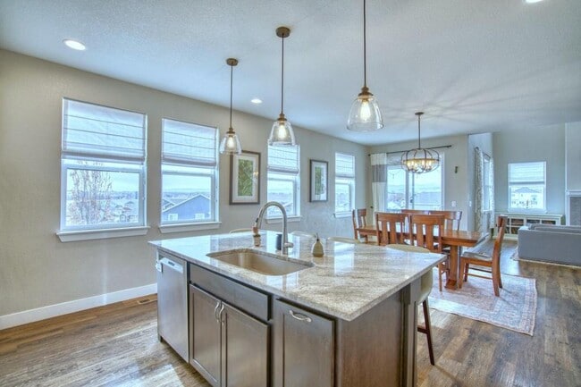 Building Photo - 633 Great Basin Ct