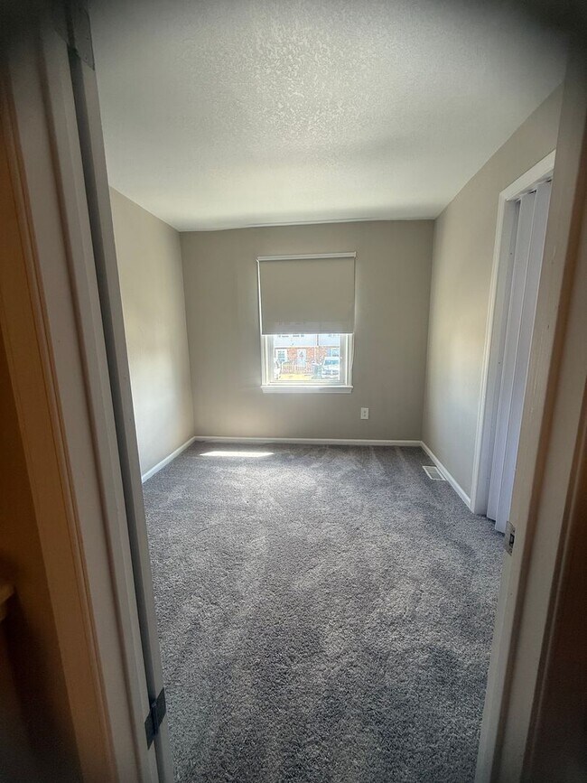 Building Photo - Lynbrook Landing