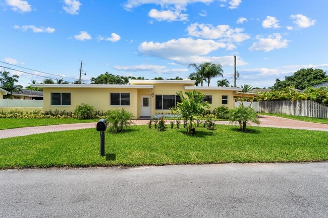Building Photo - 7531 Edgewater Cir