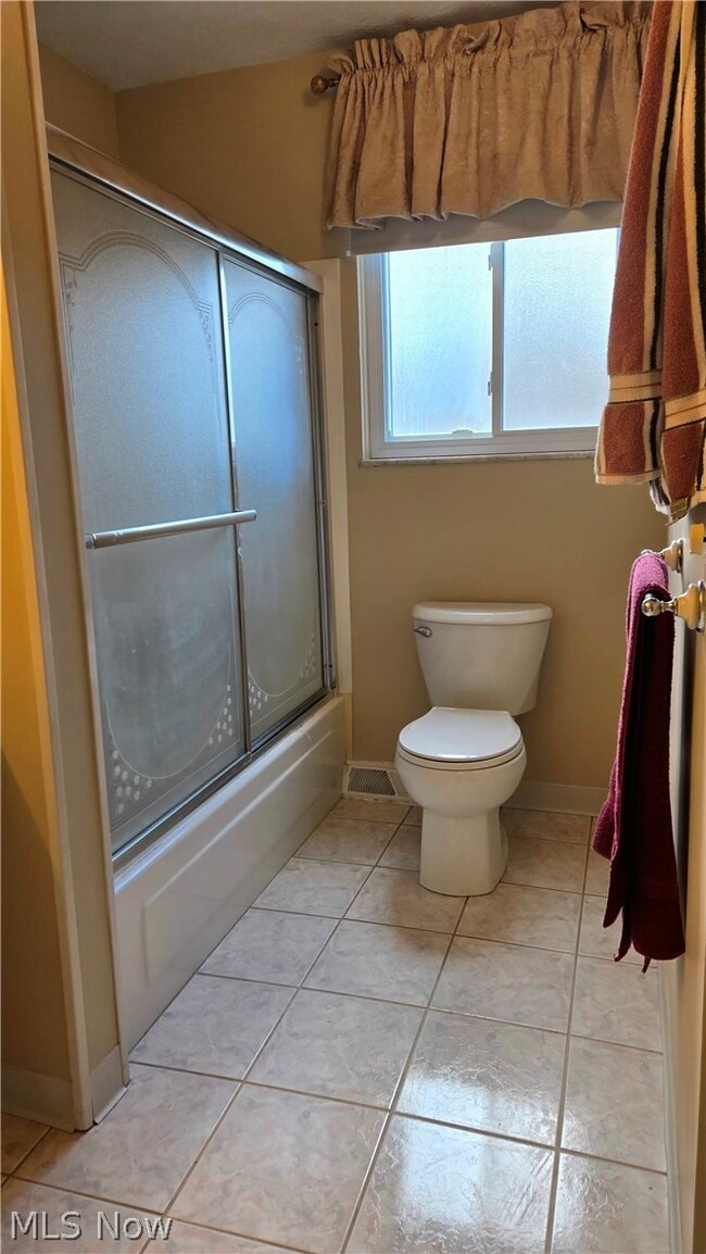 Building Photo - 2319 Green Acres Dr