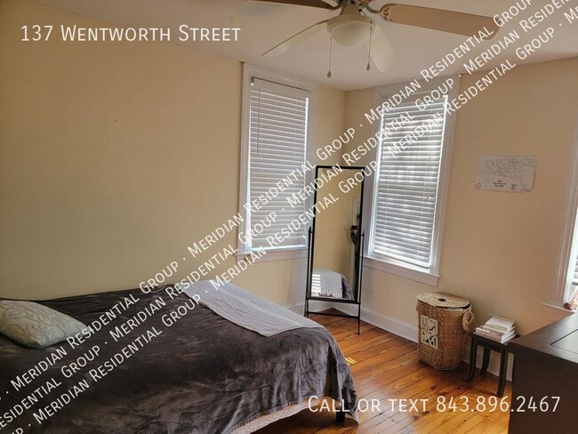 Building Photo - 2 bed / 2 bath w/Study on Wentworth St!