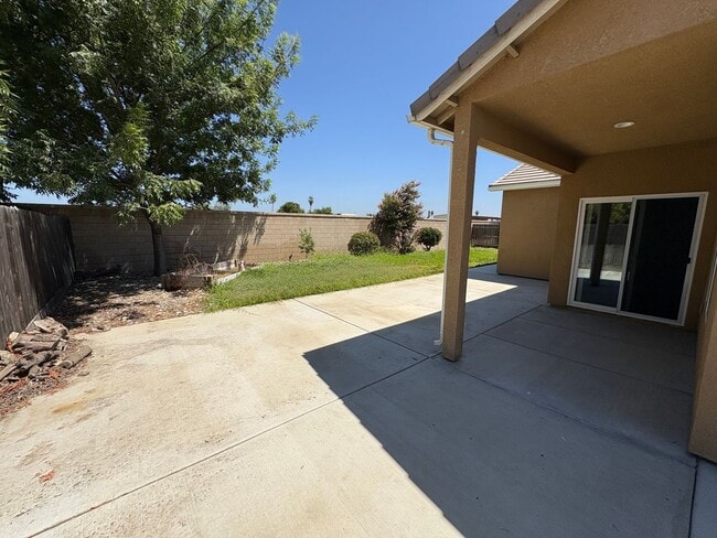 Building Photo - 1562 National Dr