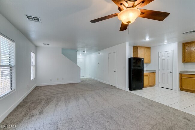 Building Photo - 11924 Lemon Balm St