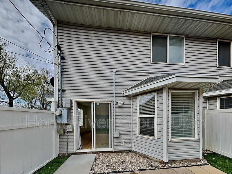 Building Photo - 238 Bliss Ct