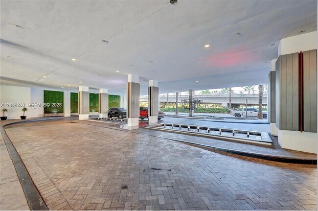 Building Photo - 400 Sunny Isles Blvd
