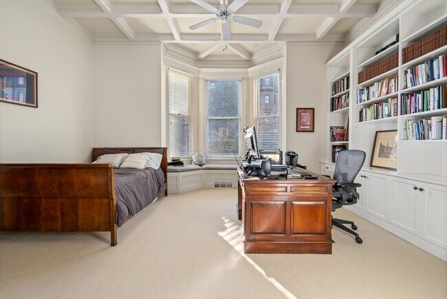 Building Photo - 194 Beacon St