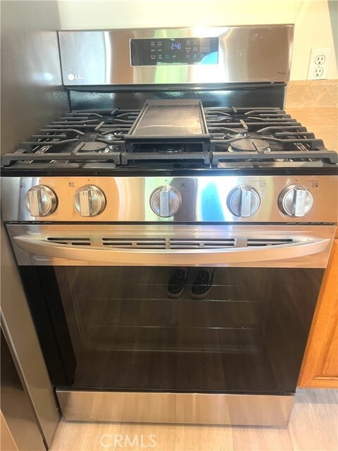 Building Photo - 810 E Tujunga Ave