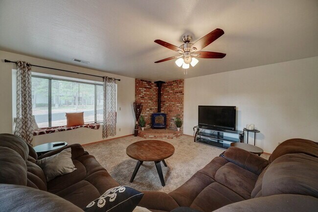 Building Photo - 1540 Spanish Moss Way