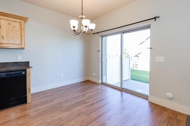 Dining - 693 N 240 E