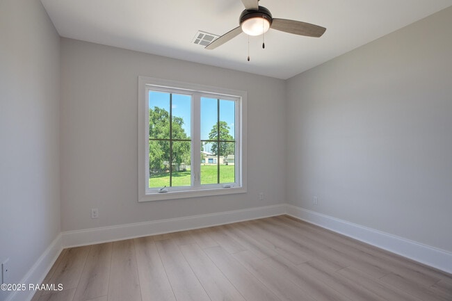 Building Photo - 424 Eraste Landry Rd