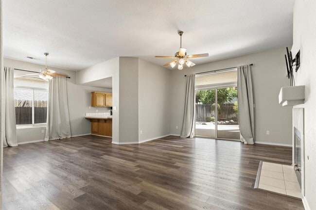 Building Photo - 10621 Tivoli Ct