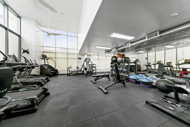 Building Photo - Luxurious 17th-Floor Renaissance Condo with Stunning City Views